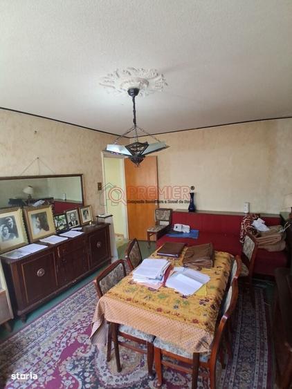 2 Camere de Vanzare Strada Vatra Dornei, Sector 4 - 6