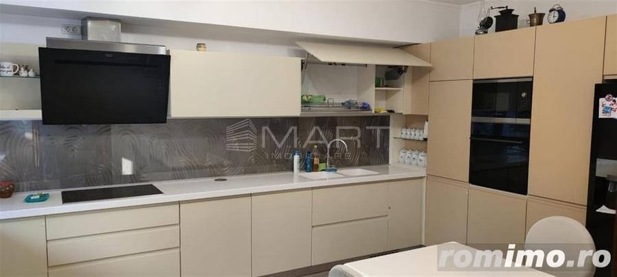 Casă cu 9 camere cu Teren 1545 Mp în Cristian