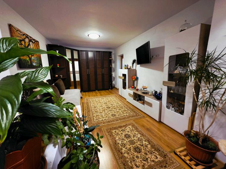 Apartament cu 3 camere decomandat în Nord