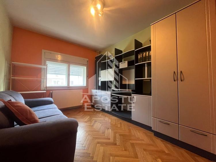 Apartament cu 4 camere decomandat, mobilat în Podgoria
