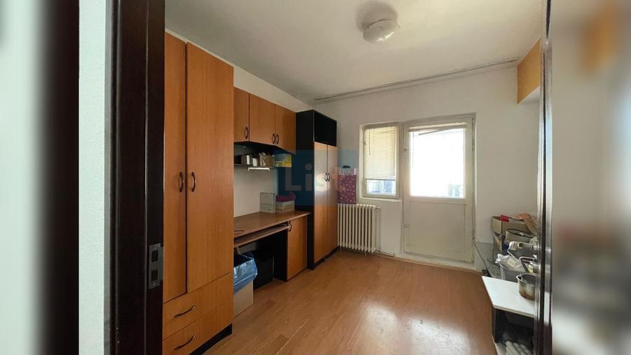 Apartament cu 4 camere decomandat în Luncă