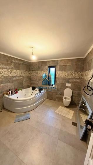 Casă individuală cu 4 camere cu Canalizare în Sântana de Mureș