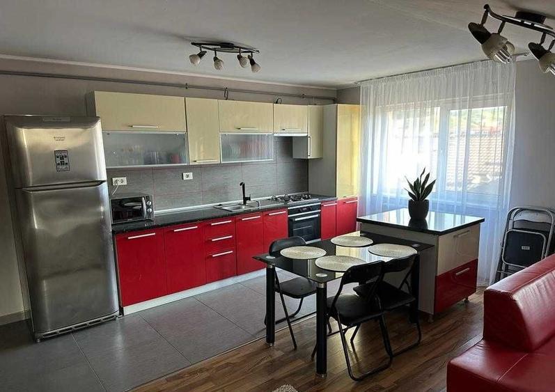 Apartament cu 3 camere nedecomandat, mobilat în Florești