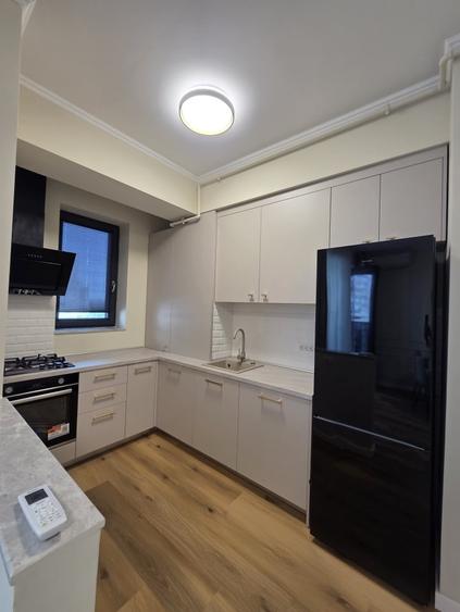 Apartament cu 2 camere semidecomandat, mobilat în Tomis Nord