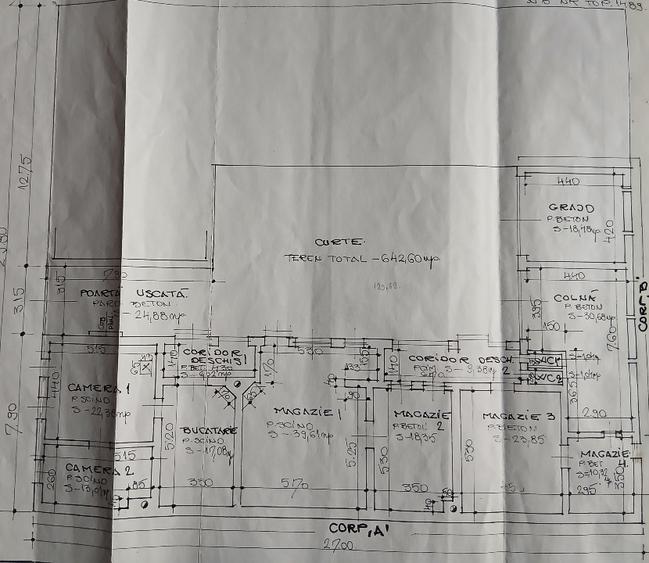 Casă individuală cu 5 camere cu Teren 650 Mp în Central