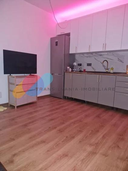 Apartament cu 3 camere semidecomandat, mobilat în Mărăști