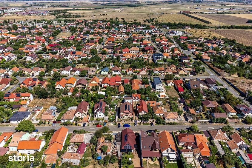 Casă cu 6 camere decomandat cu Teren 500 Mp în Central