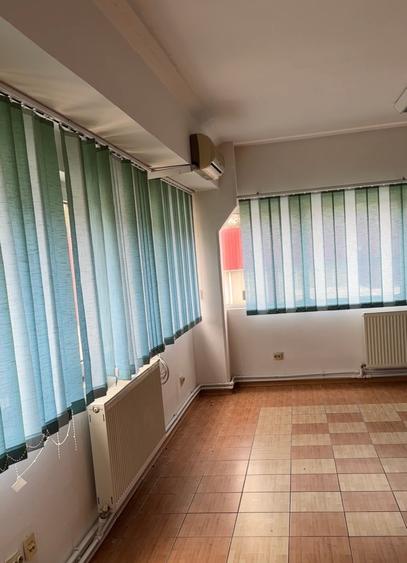 Spațiu comercial, de 860 mp, în Est