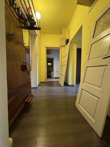 Apartament cu 2 camere decomandat în Petros