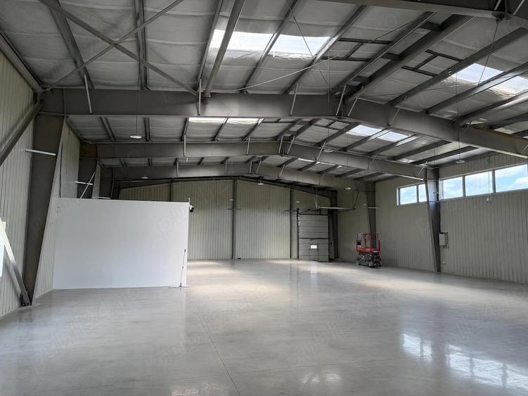 Spațiu comercial, de 597 mp, în Odăi