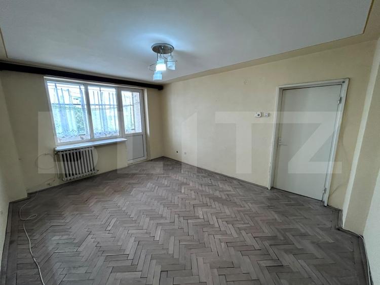 Apartament cu 3 camere decomandat în Debarcader