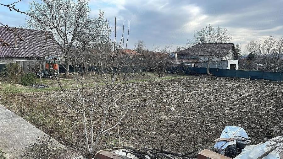 Teren de 750 mp, în Pleșești (Berca)