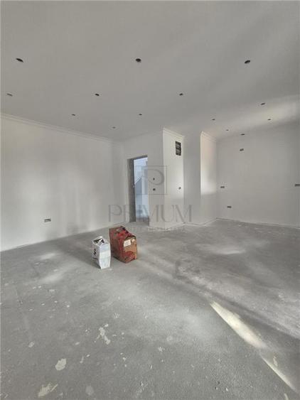 Duplex cu 4 camere cu Canalizare în Ghiroda