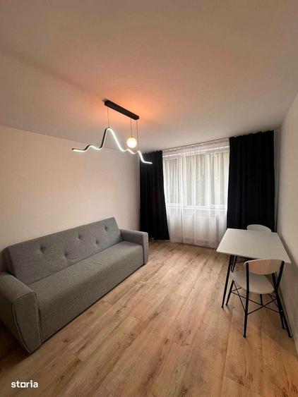 De inchiriat apartament cu 2 camere si balcon, renovat, etajul 2 - 12