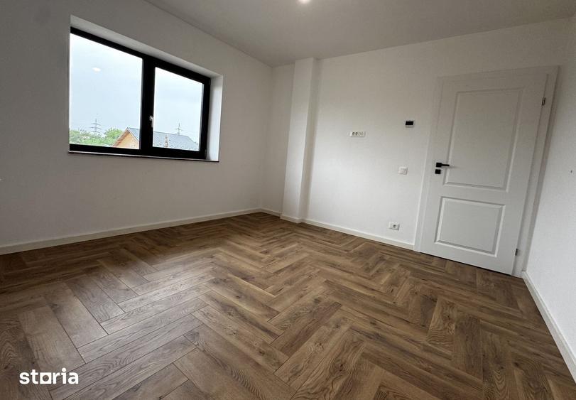 Casă cu 5 camere cu Teren 500 Mp în Gherăiești
