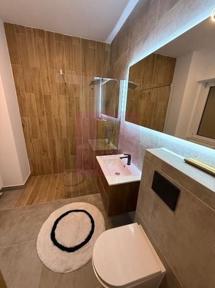 Apartament cu 4 camere decomandat în Herăstrău