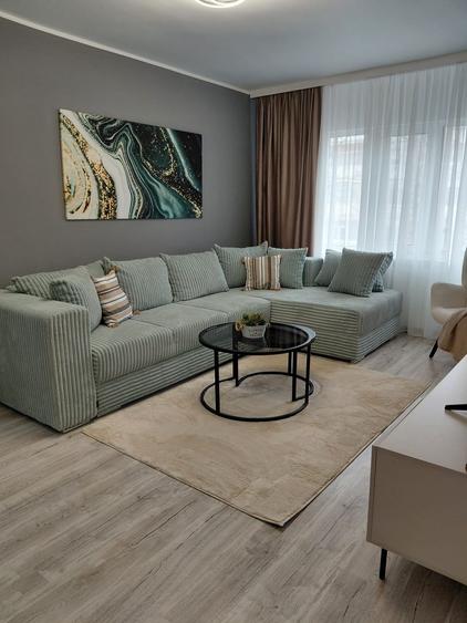 Apartament cu 3 camere semidecomandat, mobilat în Micro 16