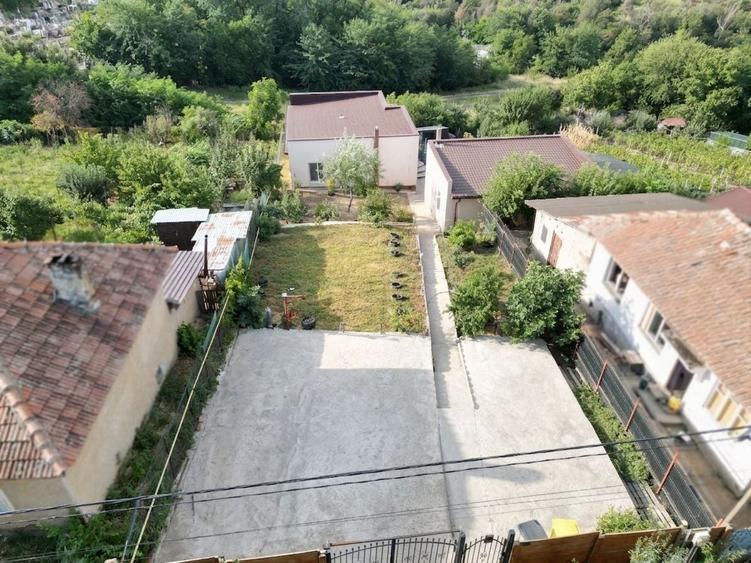 Doua case de vanzare in Carcea | 1.066 mp teren | 0% Comision - 18