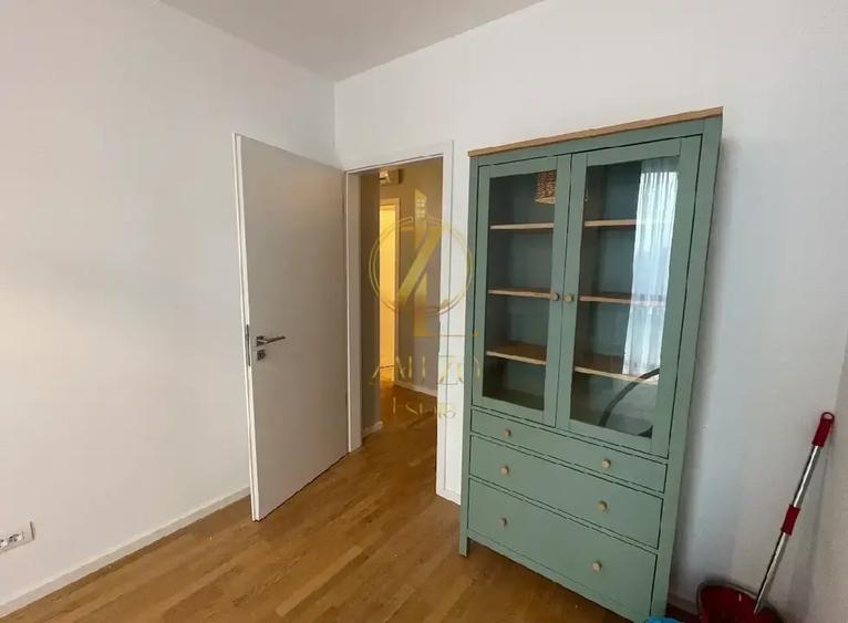 Apartament cu 3 camere semidecomandat, mobilat în Take Ionescu