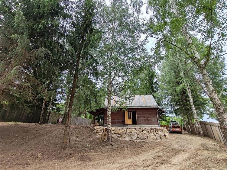 Casă cu 3 camere cu Teren 3300 Mp în Glăjărie