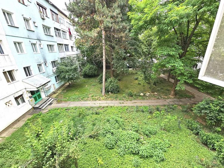 Apartament cu 2 camere semidecomandat în Exterior Vest