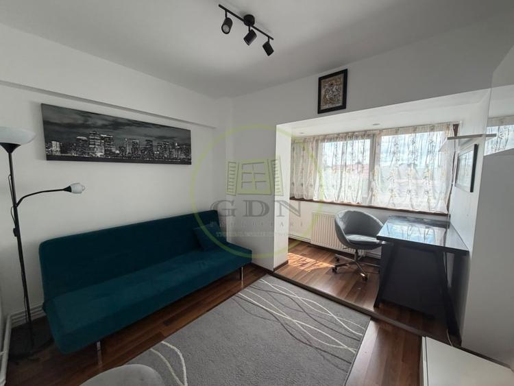 Apartament cu 3 camere decomandat, mobilat în Centrul Civic