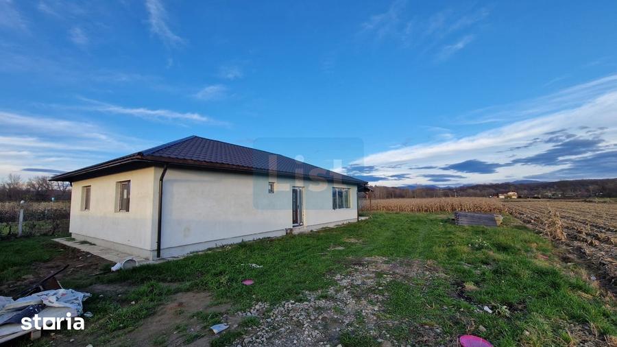 Casă cu 3 camere cu Teren 900 Mp în Coltău