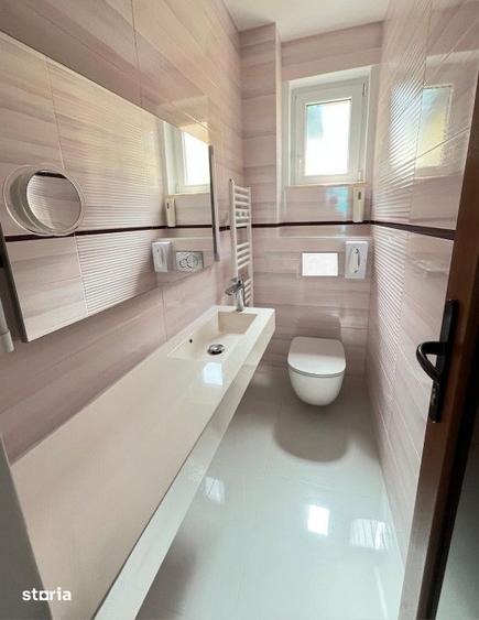 Apartament cu 3 camere decomandat în Delfinariu