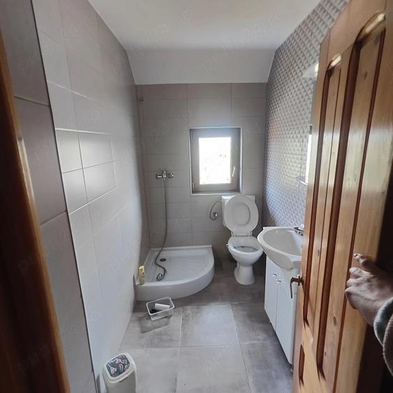 Casă cu 4 camere cu Teren 3000 Mp în Jiana