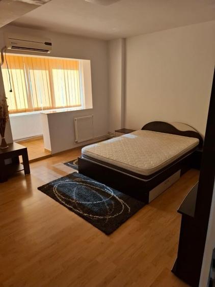Garsonieră decomandată, mobilată în Ultracentral