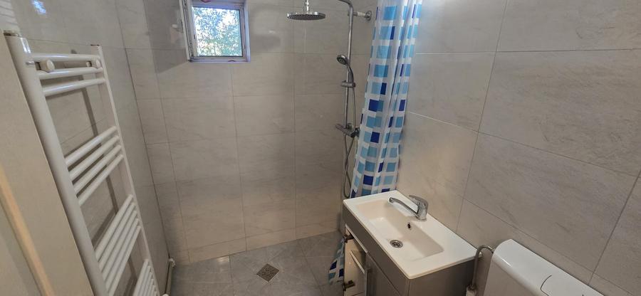 Apartament cu 4 camere semidecomandat în Brâncoveanu
