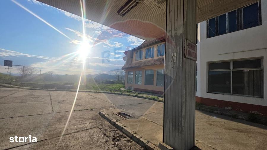 Spațiu comercial, de 400 mp, în Ațel