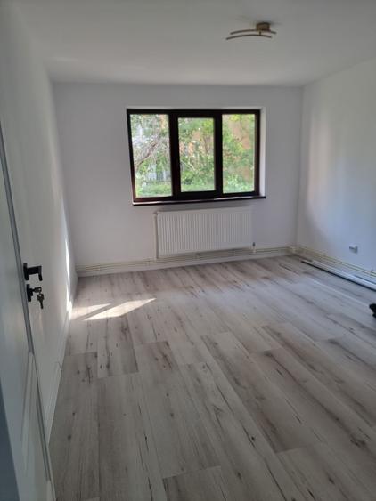 Apartament cu 2 camere decomandat în Micro 5