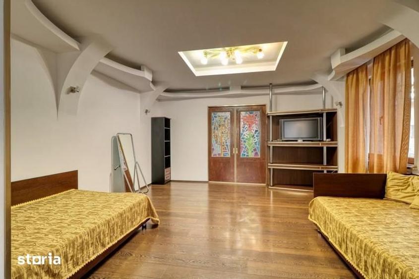 Apartament cu 5 camere decomandat în Grivița