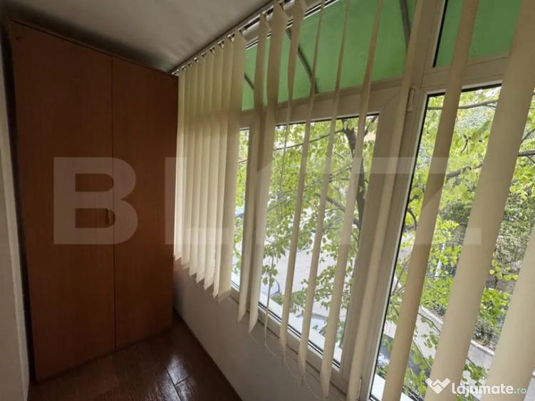 Apartament cu 4 camere decomandat, mobilat în Rovine