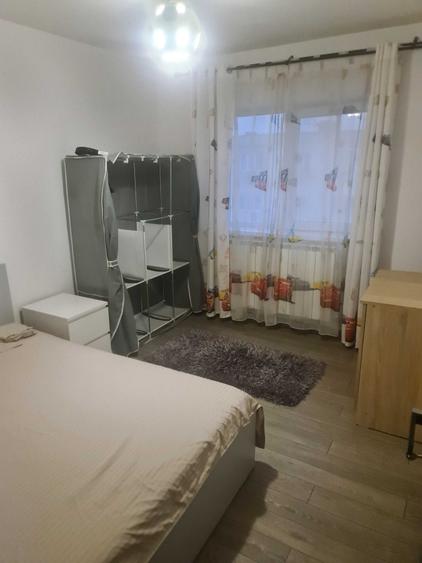 Apartament cu 3 camere decomandat în 1 Mai