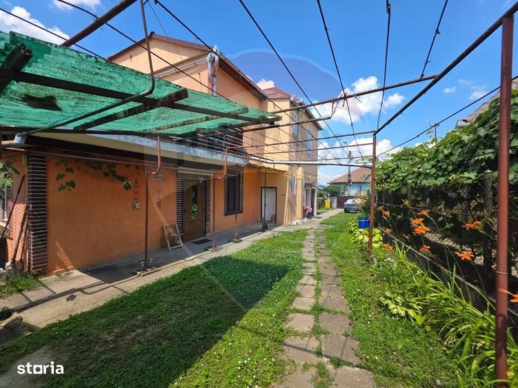 Apartament cu 3 camere decomandat în Vitrometan