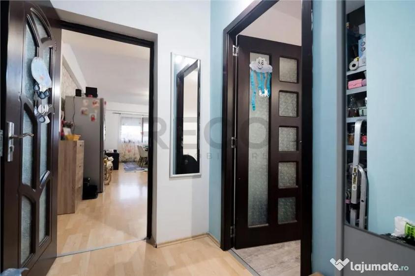 Apartament cu 3 camere decomandat în Paleu