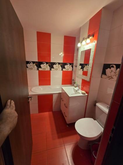 Apartament cu 3 camere decomandat în ICIL