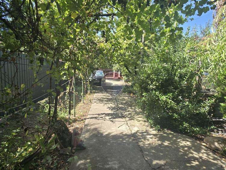 Casă cu 2 camere cu Teren 531 Mp în Central