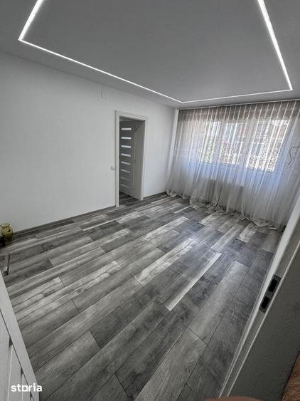 Apartament cu 3 camere semidecomandat în Boldești