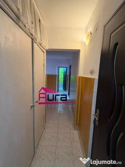 Apartament cu 3 camere decomandat în E3