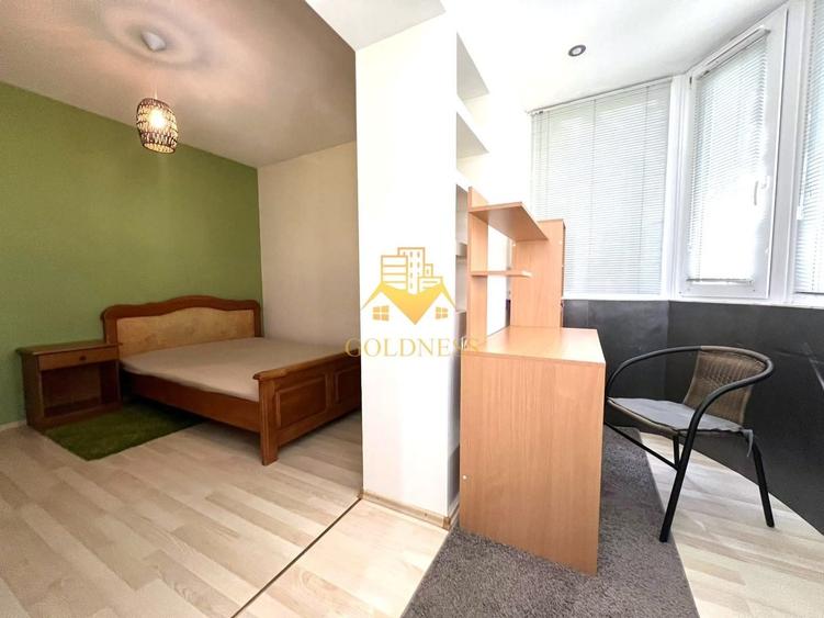 Apartament cu 3 camere semidecomandat, mobilat în Plopilor