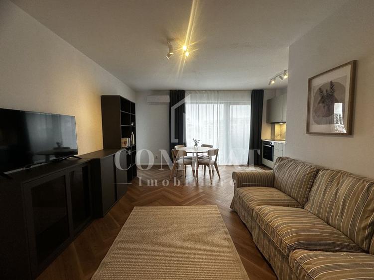 Apartament cu 2 camere semidecomandat, mobilat în Mărăști