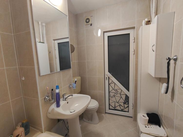 Apartament cu 3 camere decomandat în Pantelimon