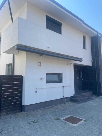 Casă cu 4 camere în Corbeanca