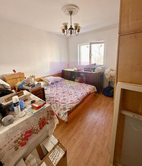 Apartament cu 3 camere decomandat în Rahova