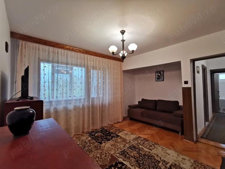 Apartament cu 3 camere decomandat în Exterior Vest