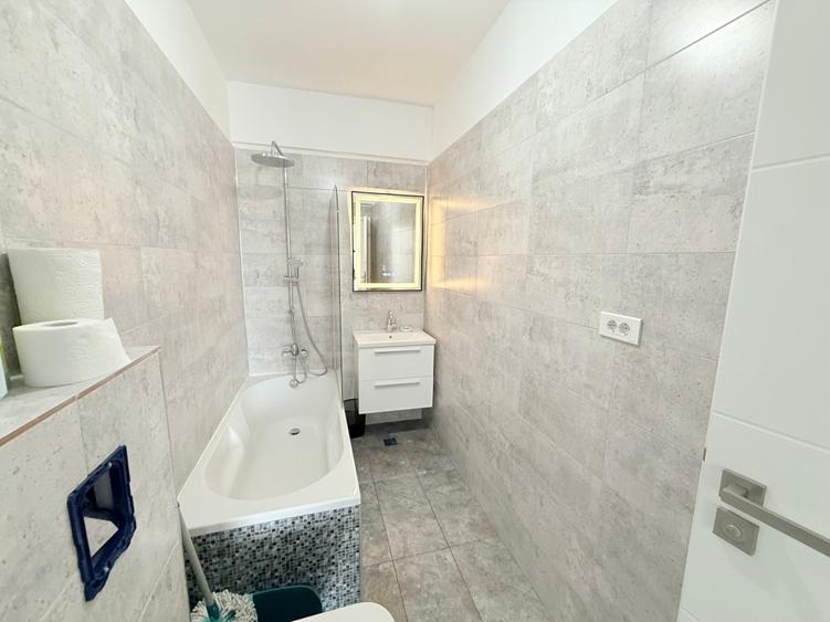 Apartament cu 3 camere semidecomandat în Brâncoveanu