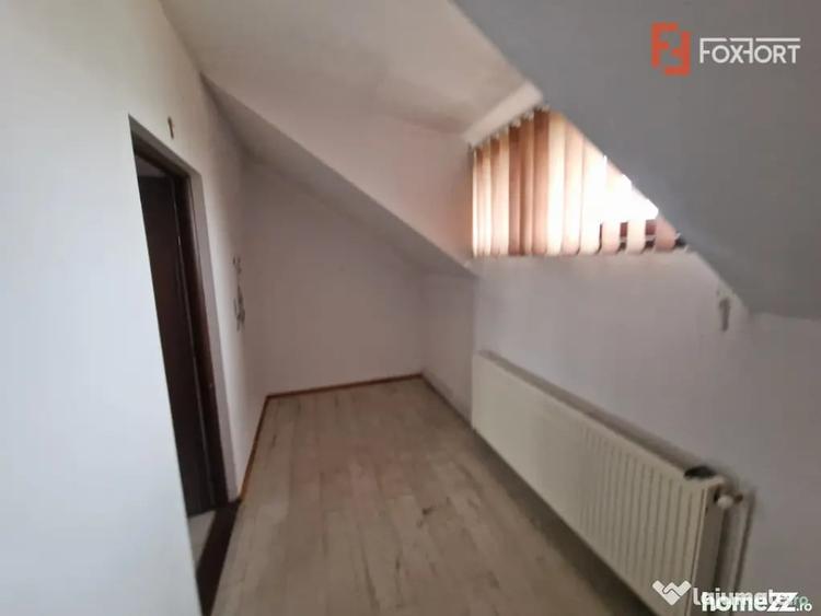 Casă cu 7 camere cu Teren 1500 Mp în Bazoș